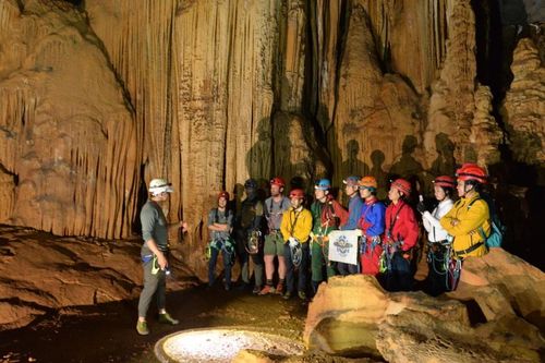 Sức hút du lịch thám hiểm hang động