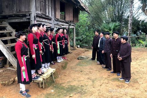 Tiếng Sình ca ngày xuân