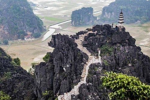 Bài thơ: Lời ru của đá