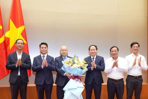Thứ trưởng Bộ Tài chính Đỗ Thành Trung giữ chức Phó Bí thư Thành ủy Hải Phòng