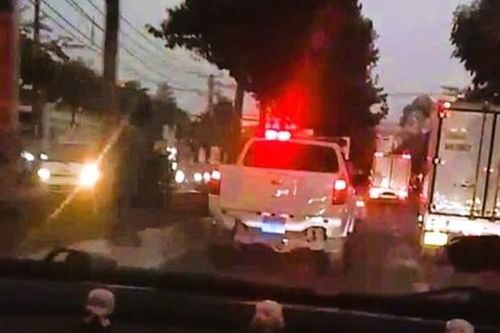 Cảnh sát giao thông dẫn đường đưa sản phụ vỡ ối đến bệnh viện an toàn