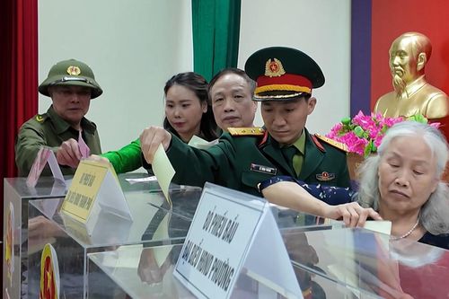 Lá phiếu từ nơi xa Tổ quốc