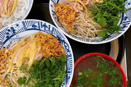 Phở gà trộn - món ngon thanh nhẹ mà đậm đà khó quên
