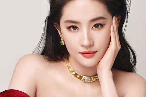 Sự thật rúng động: 'Thần tiên tỷ tỷ' Lưu Diệc Phi chi 3,8 tỷ mỗi năm để che giấu một bí mật