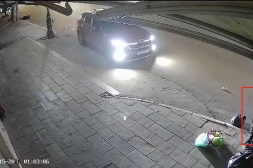 Triệu tập tài xế lao ô tô lên vỉa hè tông gãy chân người phụ nữ rồi bỏ trốn