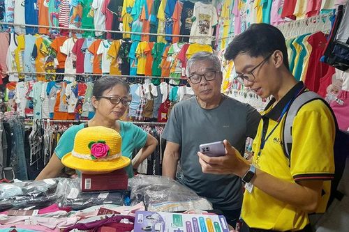 'Đi tận nơi, gặp tận người' - Thuế thành phố Hà Nội đồng hành với hộ kinh doanh