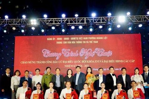 Hoàng Liệt: Hơn 1.000 người tham dự chương trình văn nghệ chào mừng thành công cuộc bầu cử