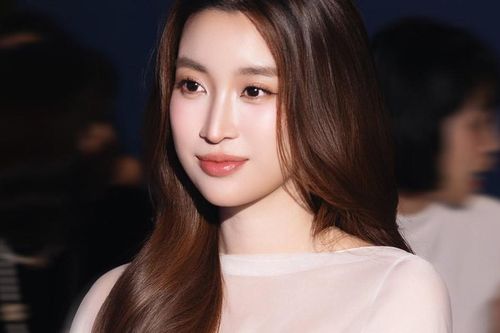 Đỗ Mỹ Linh lại gây chú ý sau gần 10 năm tham gia Miss World