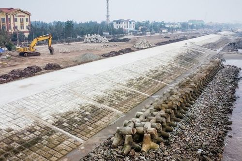 Kè biển Hải Thịnh ở Ninh Bình xuất hiện nhiều đoạn sạt lở
