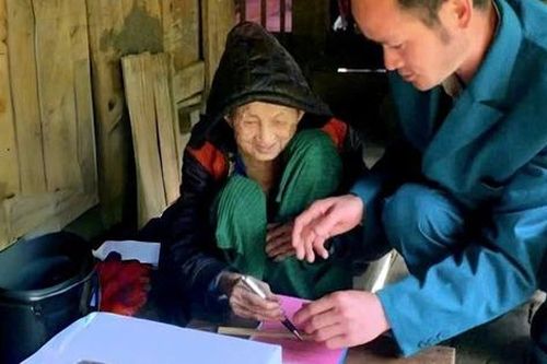 Cụ bà 119 tuổi ở Cao Bằng là cử tri cao tuổi nhất đi bầu cử ĐBQH và HĐND các cấp
