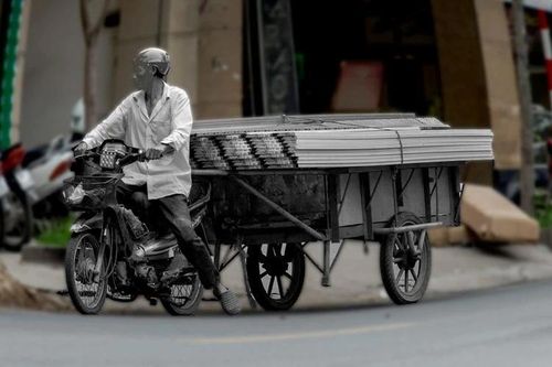 Sẽ thiết lập hàng rào kỹ thuật môi trường để hạn chế xe cũ nát tại các đô thị