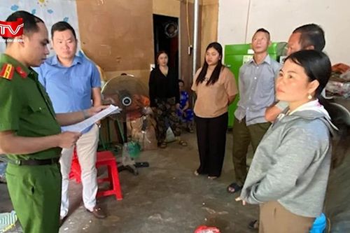 Bắt đối tượng chế thuốc nam rồi rao bán trên mạng