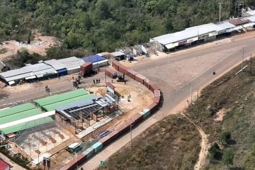 Thái Lan xây hàng rào tại biên giới với Campuchia