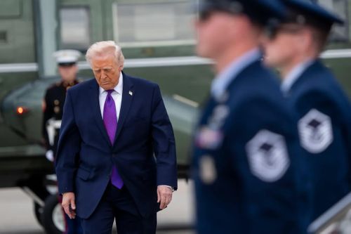 Tổng thống Trump khó thắng thế