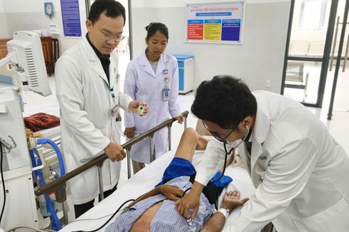 Chi 300 triệu gọi trực thăng đưa du khách đột quỵ ở Côn Đảo về bờ