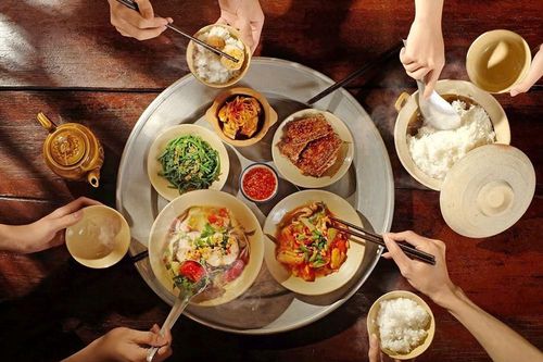 Sức hút từ cuộc thi viết về chủ đề 'Bữa cơm gia đình ấm áp yêu thương'
