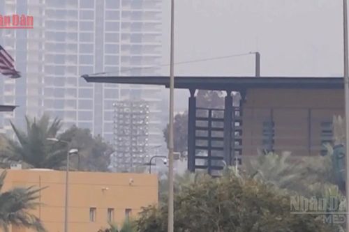 Đại sứ quán Mỹ tại Iraq tiếp tục bị không kích
