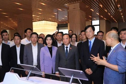 Hà Nội khai trương Nền tảng Điều hành tập trung của Đoàn đại biểu Quốc hội và Hội đồng nhân dân hai cấp