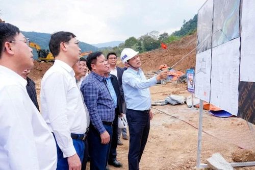Bí thư Tỉnh ủy Nghệ An: Đẩy nhanh tiến độ thi công các trường phổ thông nội trú liên cấp khu vực biên giới
