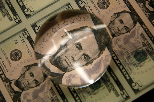 Tỷ giá USD hôm nay (17-3): Đồng USD quay đầu giảm