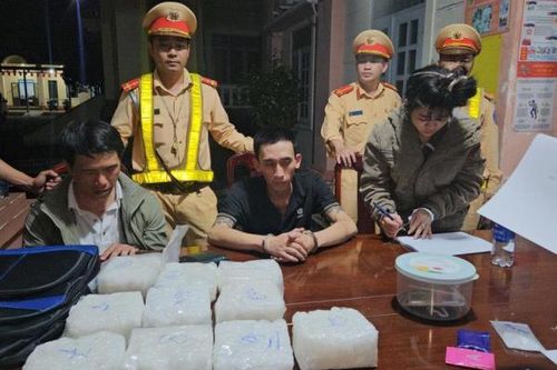 Bắt giữ nhóm đối tượng mua bán, vận chuyển hơn 10kg ma túy từ Quảng Ngãi vào TP Hồ Chí Minh tiêu thụ