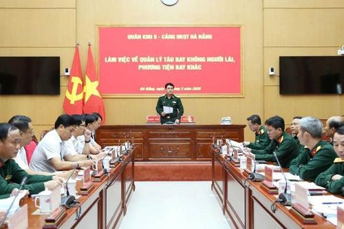 Quân khu 5 làm việc với Cảng Hàng không quốc tế Đà Nẵng về bảo đảm an toàn vùng trời