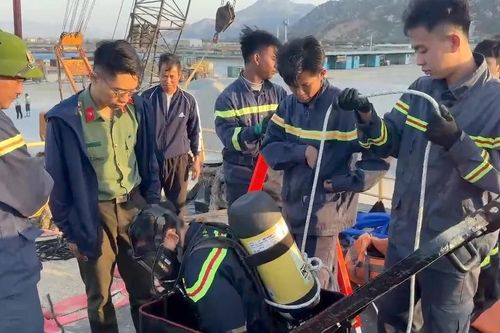 Khánh Hòa: 3 thuyền viên tử vong dưới hầm tàu chở hàng
