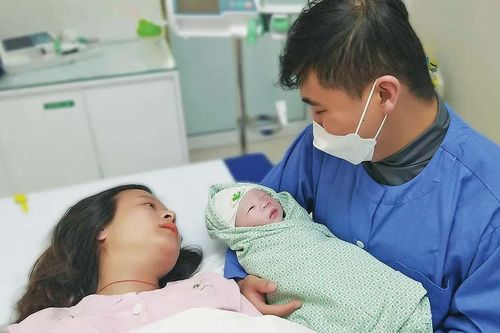 Bộ Y tế đề xuất nhiều chính sách ưu đãi cho phụ nữ sinh con