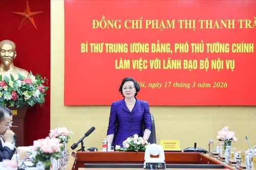 Khẩn trương đánh giá phân cấp, phân quyền của các bộ, ngành đối với địa phương