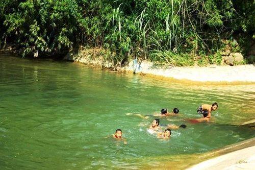 Trẻ tử vong khi tắm sông, cảnh báo nguy hiểm từ ao hồ tới phụ huynh