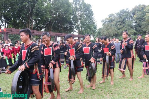 Tiếng chiêng gọi lúa về trên đại ngàn