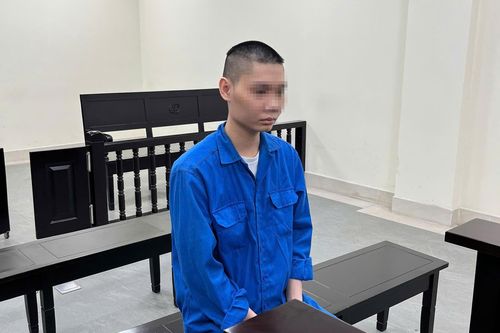 Phóng hỏa đốt nhà người bán xe máy, nam thanh niên lãnh 17 năm tù
