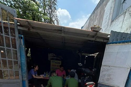 Cháy nhà ở TPHCM nghi do tự thiêu, 3 người nhập viện