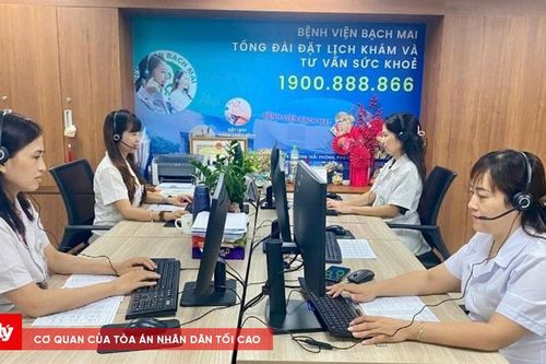Bệnh viện Bạch Mai mở 'luồng xanh', khám không cần xếp hàng