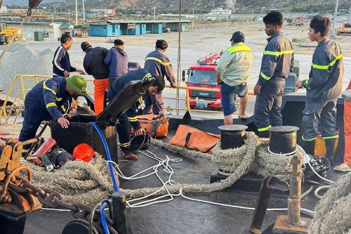 3 người tử vong dưới hầm tàu hàng tại Khánh Hòa
