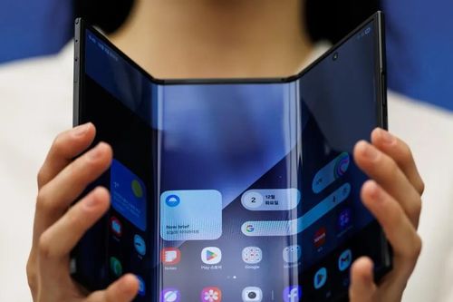 Điện thoại gập ba của Samsung 'chết yểu'?