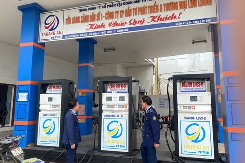 Bán xăng dầu giá cao hơn quy định, một doanh nghiệp bị xử phạt