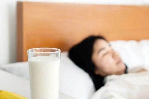 12 thực phẩm giúp bạn ngủ ngon, giảm lo âu và dễ đi vào giấc ngủ