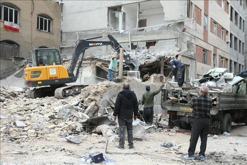 Israel tiến hành không kích quy mô lớn vào Thủ đô Tehran của Iran