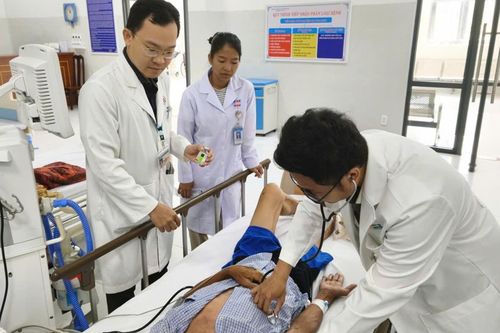 Cứu sống du khách đột quỵ tại Côn Đảo nhờ phối hợp điều trị từ xa và trực thăng cấp cứu