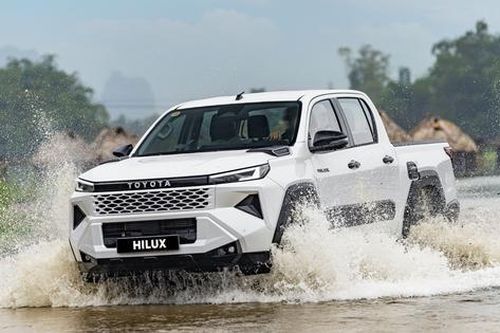 Toyota Hilux mới: Bước ngoặt của mẫu bán tải thực dụng