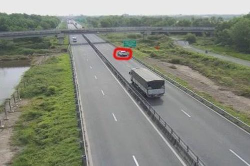 Dừng xe sai quy định trên cao tốc: Hiểm họa rình rập