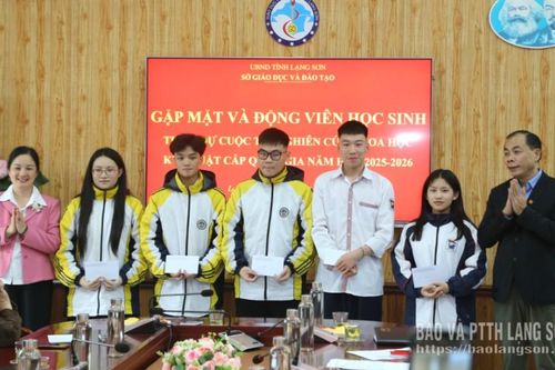 Gặp mặt động viên học sinh tham dự Cuộc thi Khoa học kỹ thuật cấp quốc gia năm học 2025 – 2026