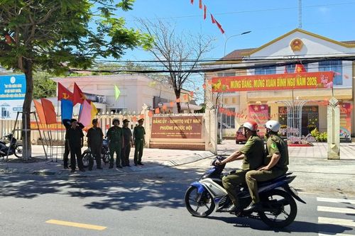 Thầm lặng góp sức cho ngày bầu cử thành công