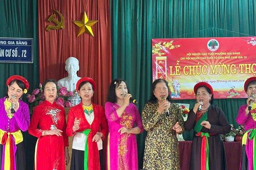 Câu lạc bộ Đàn và Hát dân ca: Bền bỉ một tình yêu