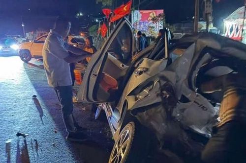 Bốn ô tô tông liên hoàn khiến một người đi bộ tử vong