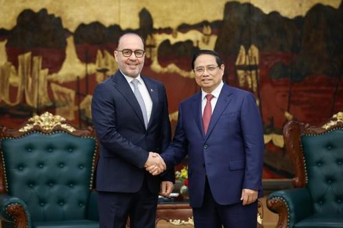 Việt Nam đẩy mạnh hợp tác năng lượng với UAE và Qatar