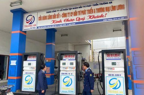 Xử phạt 1 doanh nghiệp xăng dầu bán cao hơn mức tối đa quy định
