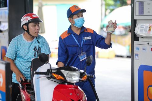 Giảm thuế nhập khẩu: Thêm công cụ bình ổn giá xăng dầu