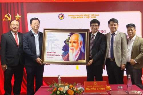 Phát huy nền tảng Đông y Việt Nam trong chăm sóc sức khỏe